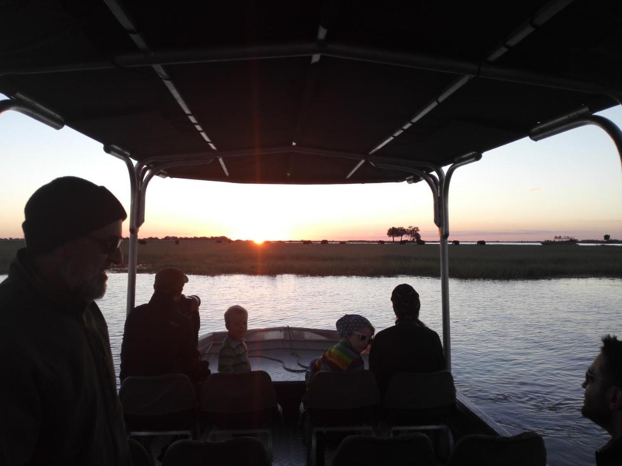 Chobe Sunset Chalets Lesoma ภายนอก รูปภาพ