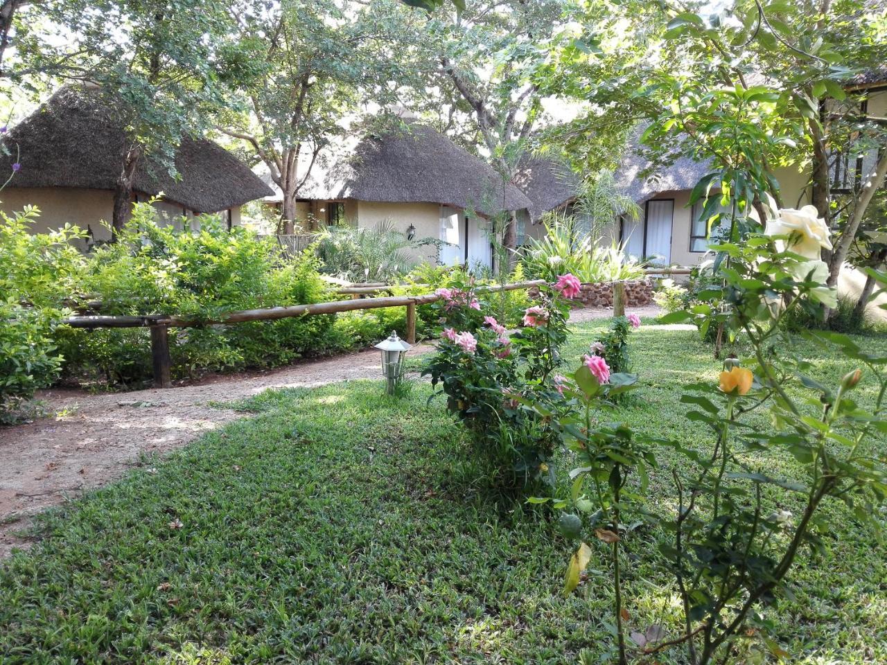 Chobe Sunset Chalets Lesoma ภายนอก รูปภาพ