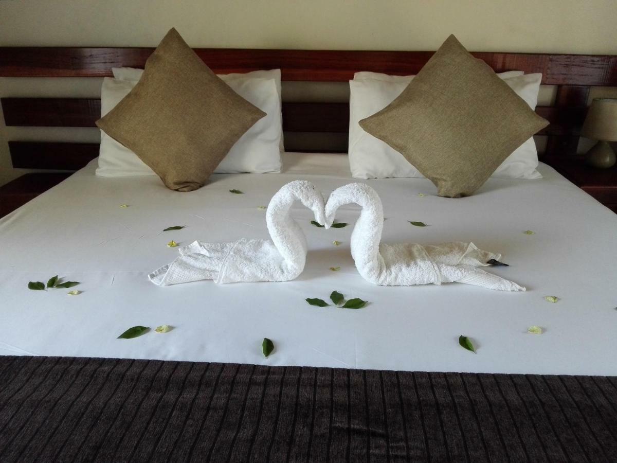 Chobe Sunset Chalets Lesoma ภายนอก รูปภาพ