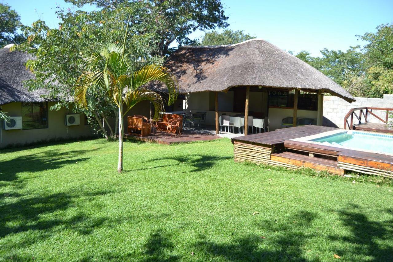 Chobe Sunset Chalets Lesoma ภายนอก รูปภาพ