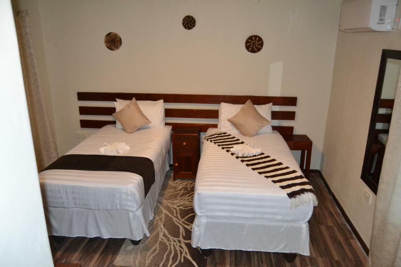 Chobe Sunset Chalets Lesoma ภายนอก รูปภาพ