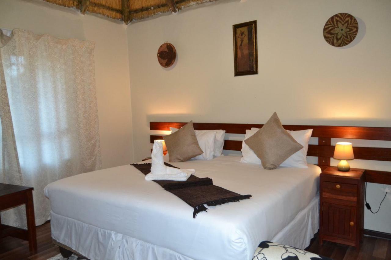 Chobe Sunset Chalets Lesoma ภายนอก รูปภาพ