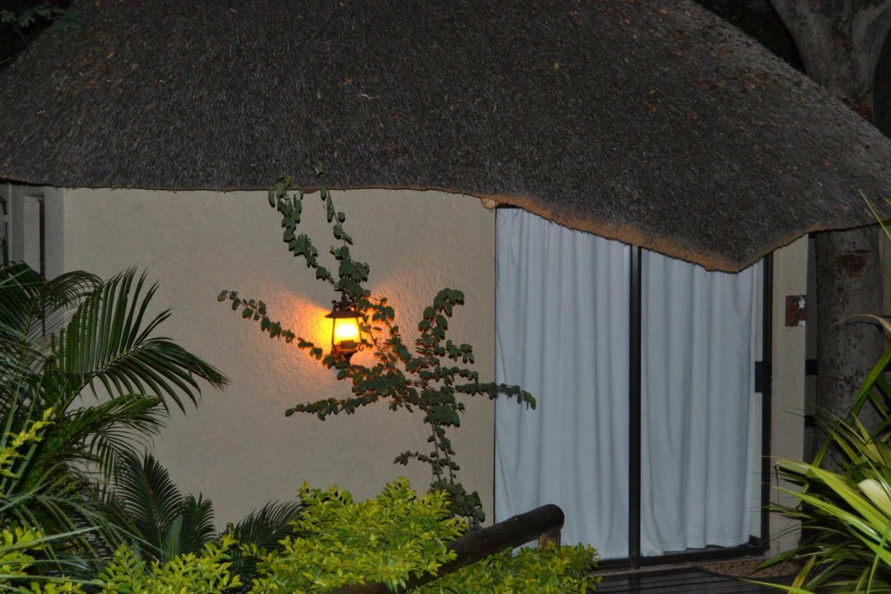 Chobe Sunset Chalets Lesoma ภายนอก รูปภาพ
