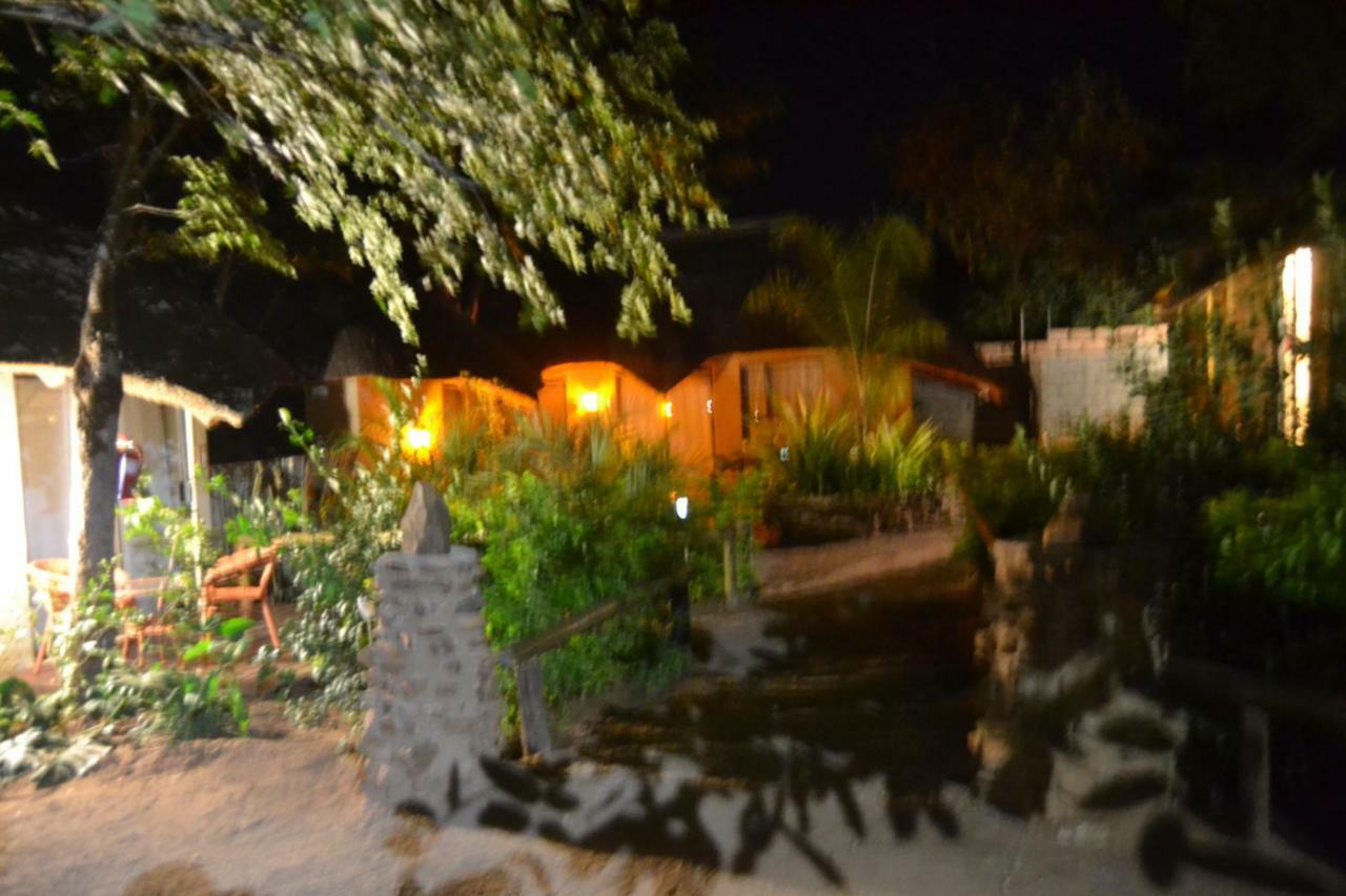 Chobe Sunset Chalets Lesoma ภายนอก รูปภาพ