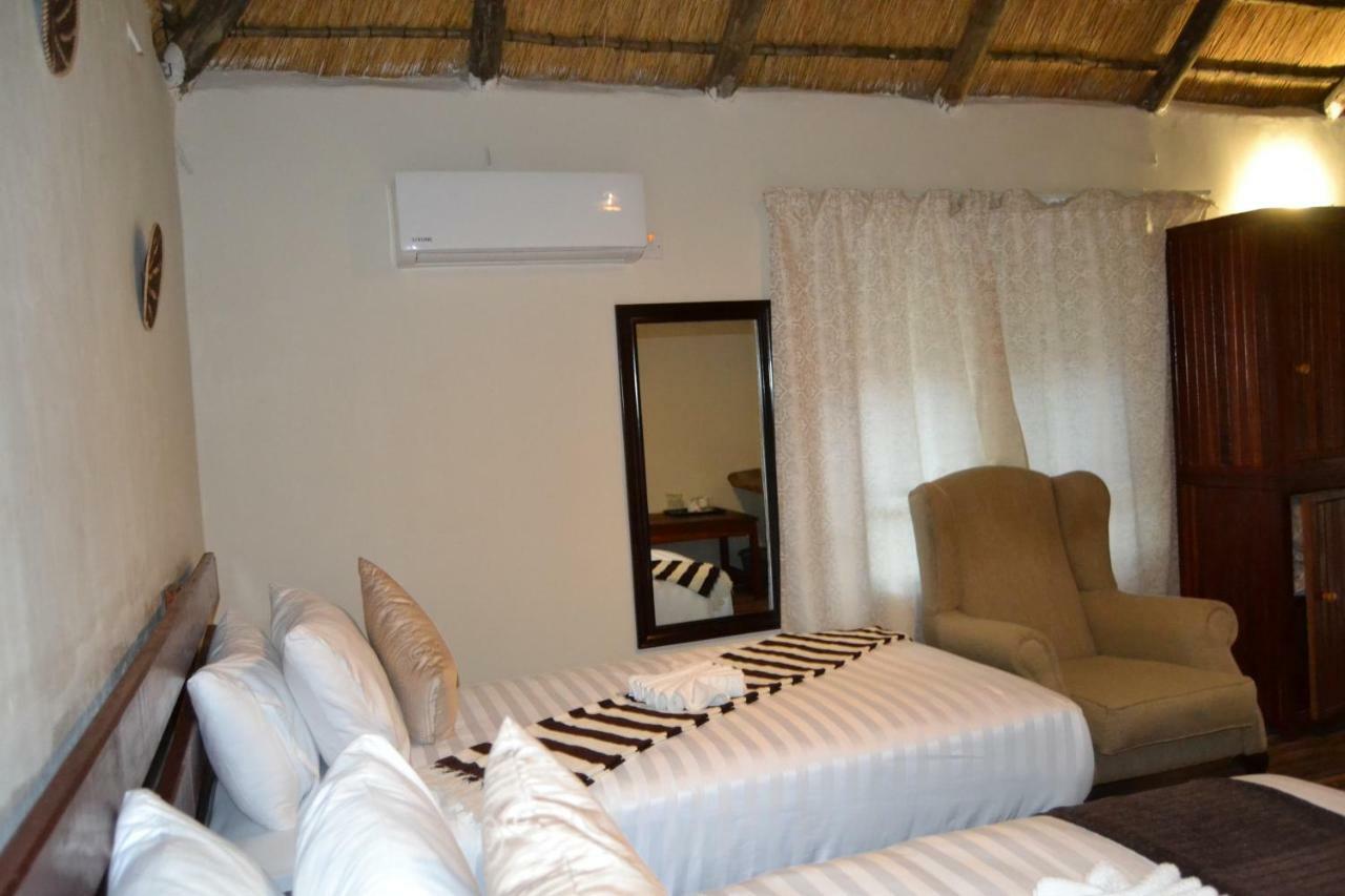 Chobe Sunset Chalets Lesoma ภายนอก รูปภาพ